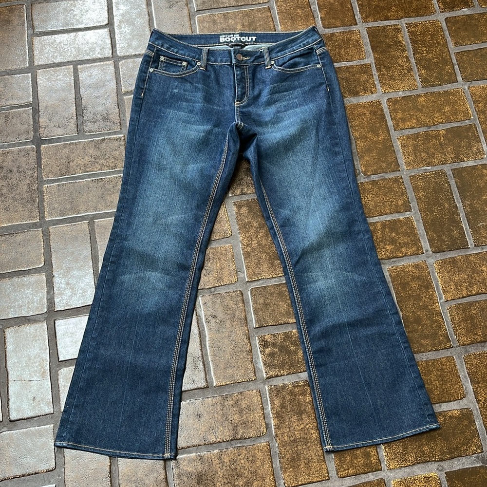 NWT New York & Co. Curvy Low Rise Boot Cut Jean